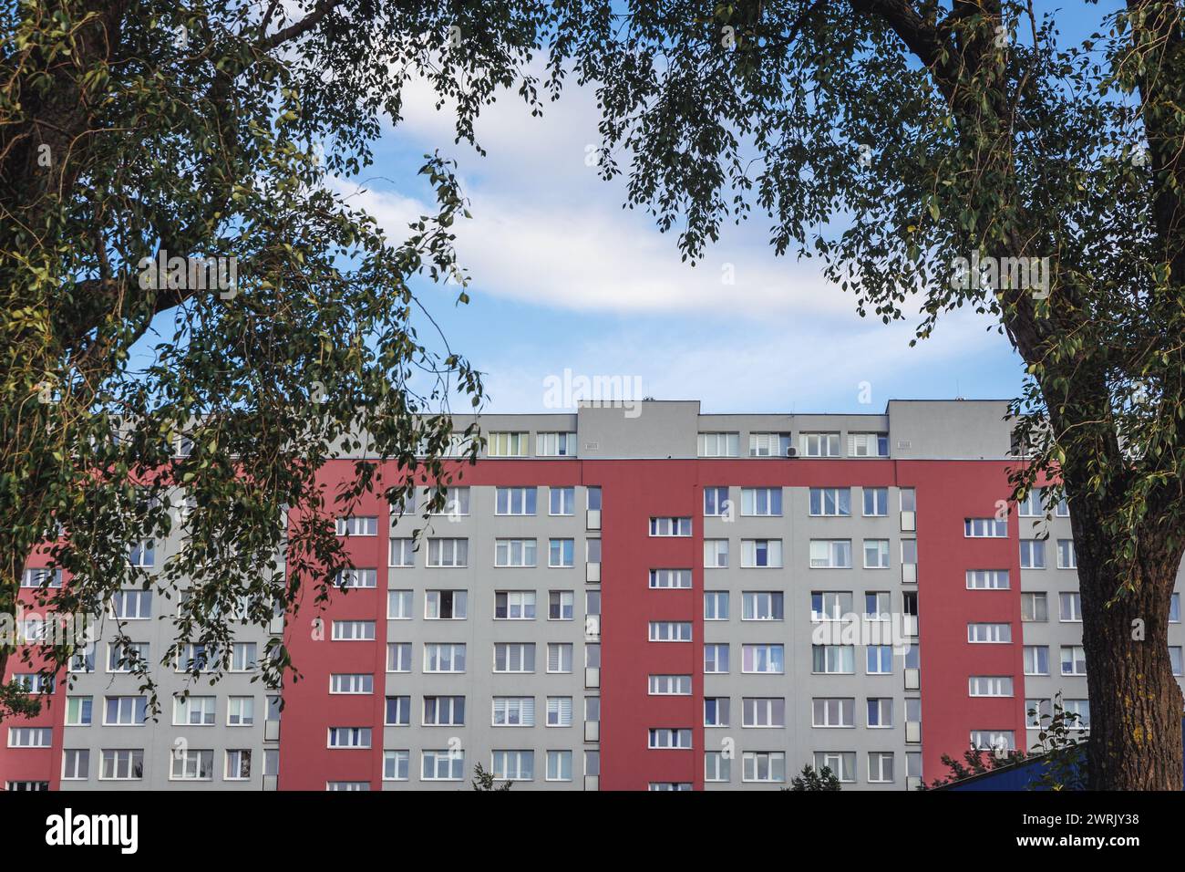 Altes Wohngebäude im Stadtteil Saska Kepa im Stadtteil Praga Poludnie in Warschau, Polen Stockfoto