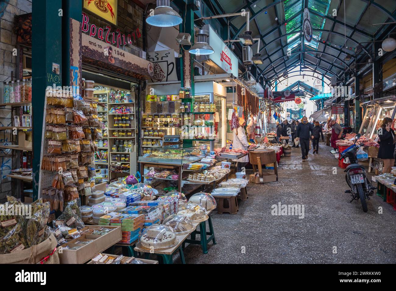 Gasse auf dem Kapani Lebensmittelmarkt in Thessaloniki Stadt, Griechenland Stockfoto