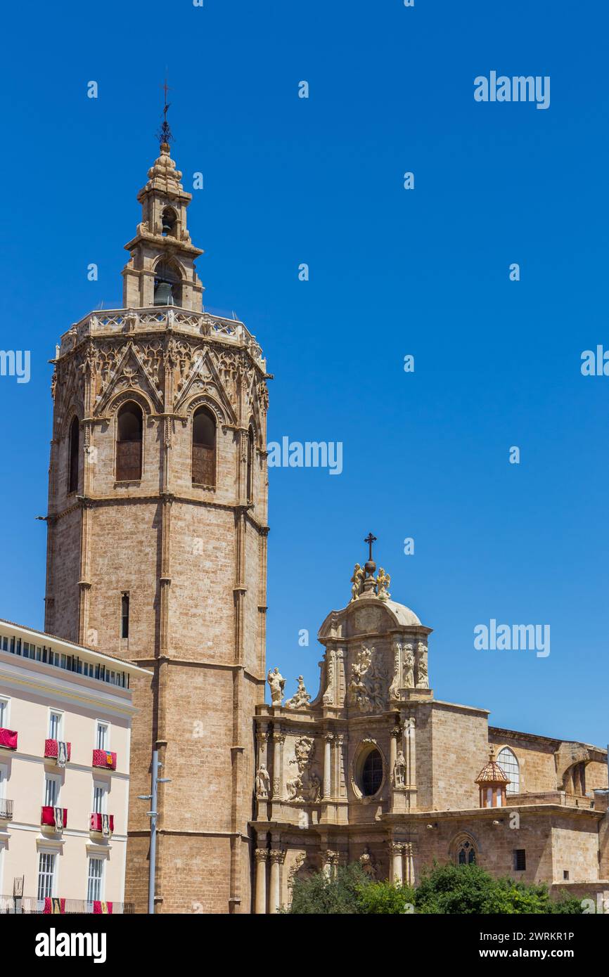 Turm der historischen Kathedrale in Valencia, Spanien Stockfoto