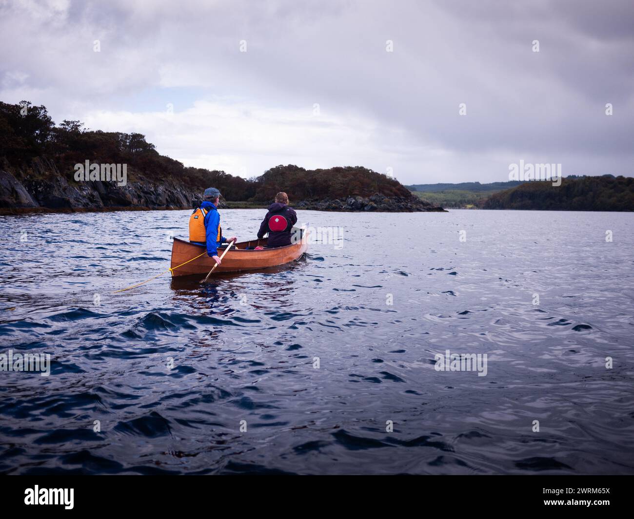 Open Canoeing auf Loch Sween, Knapdale, Schottland, Großbritannien Stockfoto