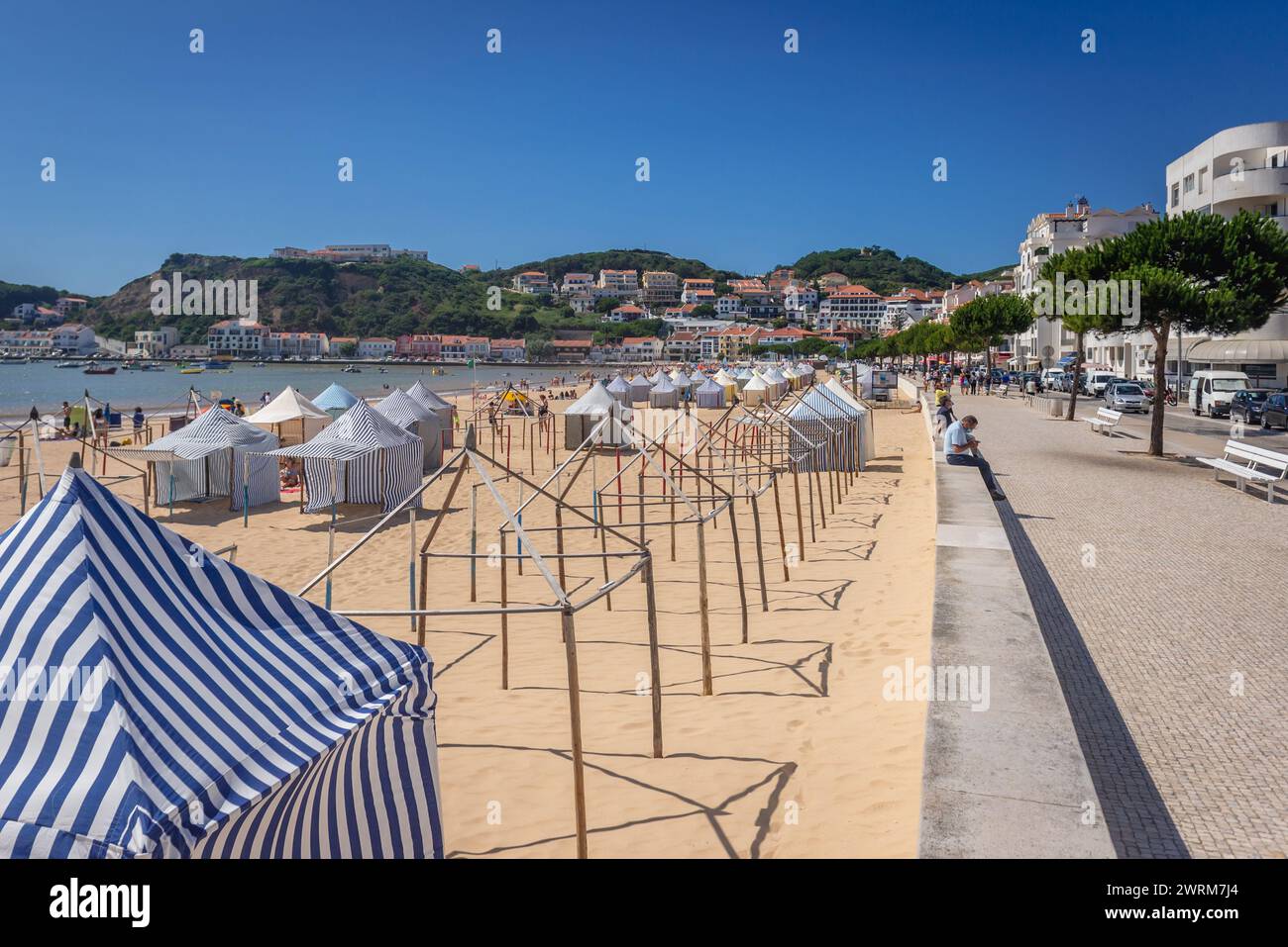 Strand in Sao Martinho do Porto freguesia - ziviles paris in der Gemeinde Alcobaca und in der Region Oeste in Portugal Stockfoto