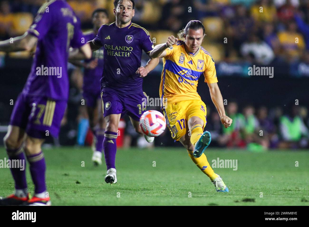 Monterrey, Mexiko. März 2024. MONTERREY, MEXIKO - 12. MÄRZ 2024: Das zweite Spiel des CONCACAF Champions Cup im Achtelfinale zwischen UANL Tigres und Orlando City SC in Estádio Universitário. #17 Mittelfeldspieler Tigres, Francisco Sebastián Cordova Reyes schießt und erzielt das Tor 4-1 für Tigres Mandatory Credit: Toby Tande/PXImages Credit: PX Images/Alamy Live News Stockfoto