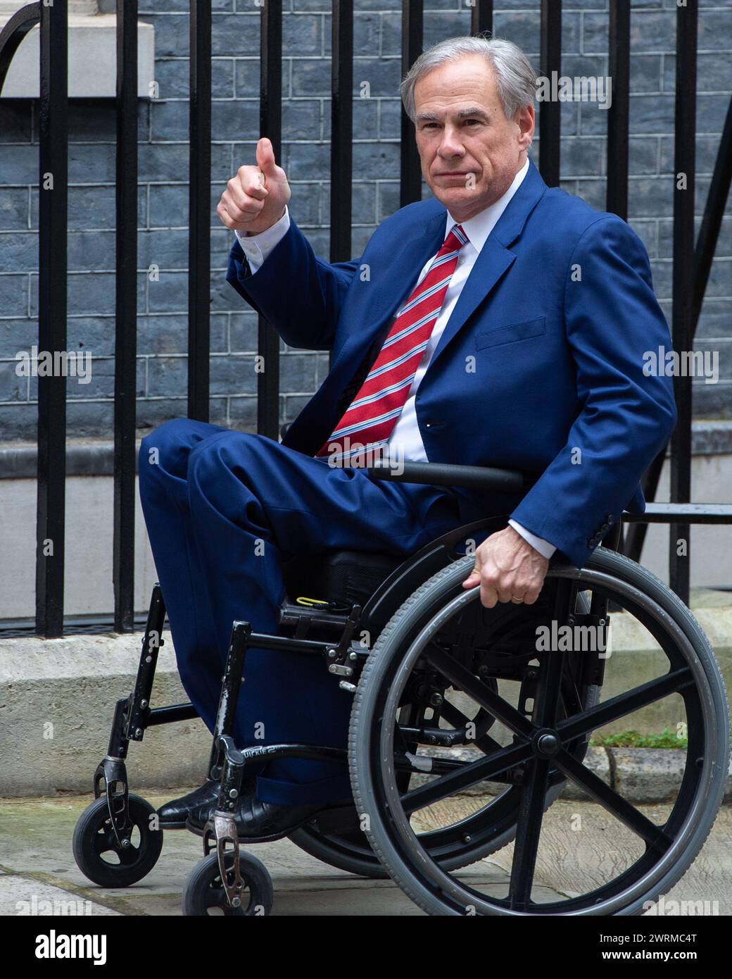 London, England, Großbritannien. März 2024. Der Gouverneur von Texas, GREG ABBOTT, trifft in der Downing Street ein, als Großbritannien ein Abkommen über die Handelszusammenarbeit mit Texas unterzeichnet. (Kreditbild: © Thomas Krych/ZUMA Press Wire) NUR REDAKTIONELLE VERWENDUNG! Nicht für kommerzielle ZWECKE! Stockfoto