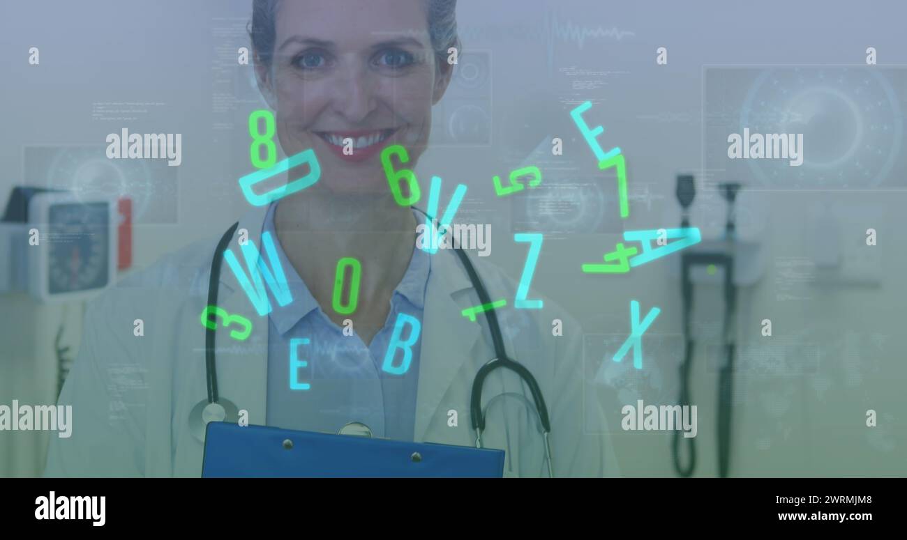 Bild von Zahlen- und Buchstabenwechsel und Skalen auf Bildschirmen über weiblicher Ärztin mit Stethoskop Stockfoto
