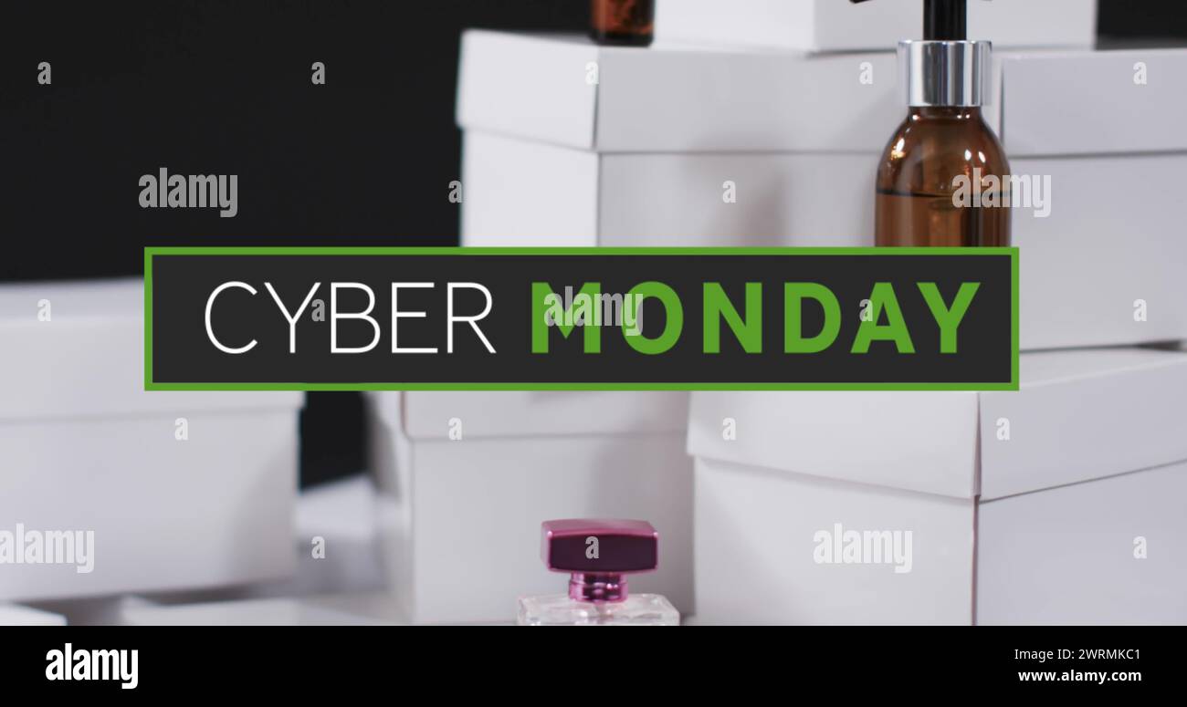 Bild des Textes von Cyber monday über Boxen und Kosmetikprodukten Stockfoto