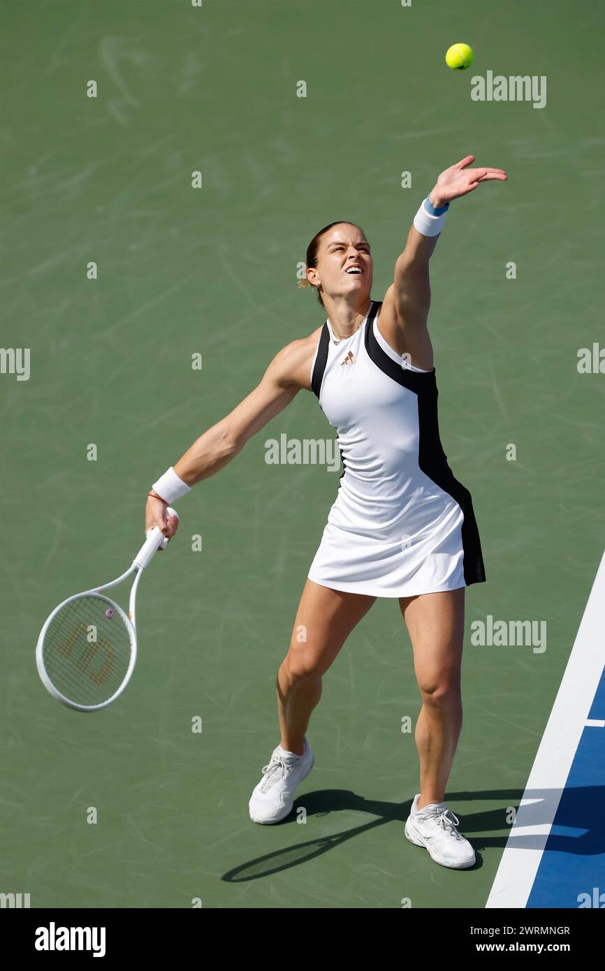 Maria Sakkari (GRE) in Aktion bei den Dubai Duty Free Tennis Championships 2024 in Dubai, USA Stockfoto