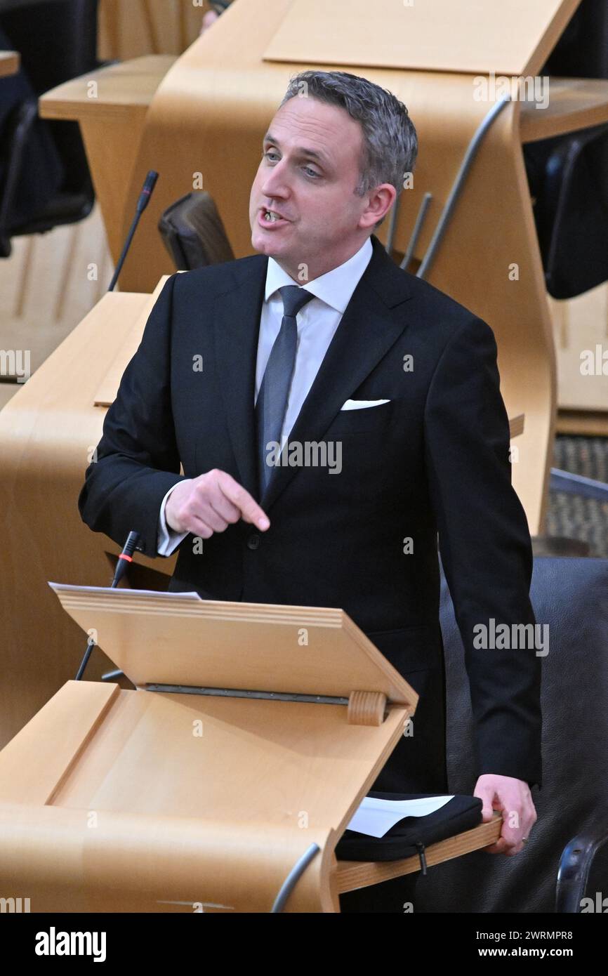 Edinburgh Schottland, Vereinigtes Königreich 13. März 2024. Alex Cole-Hamilton MSP nimmt an der Oppositionsdebatte Teil, in der die Wartelisten der NHS im schottischen Parlament heruntergefahren werden. Credit sst/alamy Live News Stockfoto