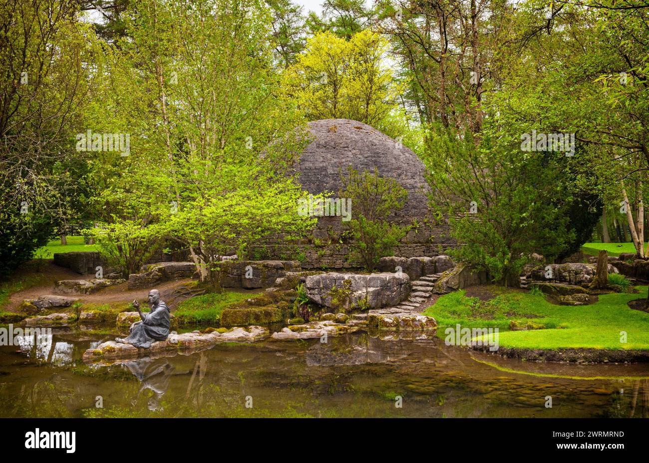Im County Kildare befindet sich das Irish National Stud mit zwei herrlichen Gärten, von denen einer die Heilige Fiachra, die Schutzpatronin der Gärtner und A, feiert Stockfoto
