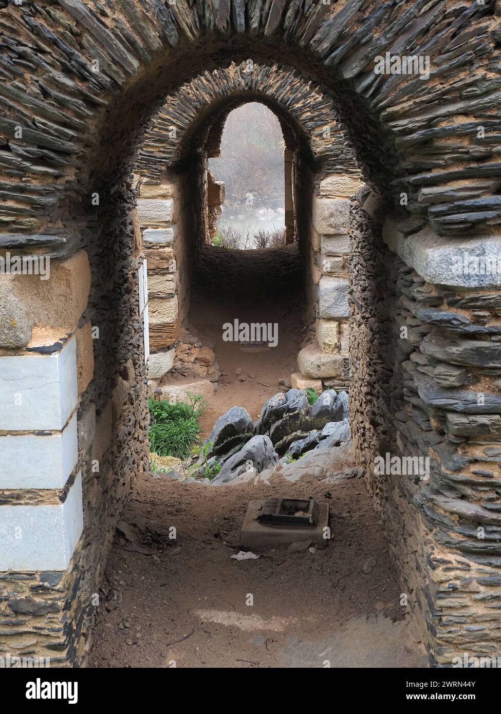 El municipio de Mértola, en Portugal, el paso por él del Río Guadiana, y algunos de los monumentos que se sitúan en sus orillas Stockfoto