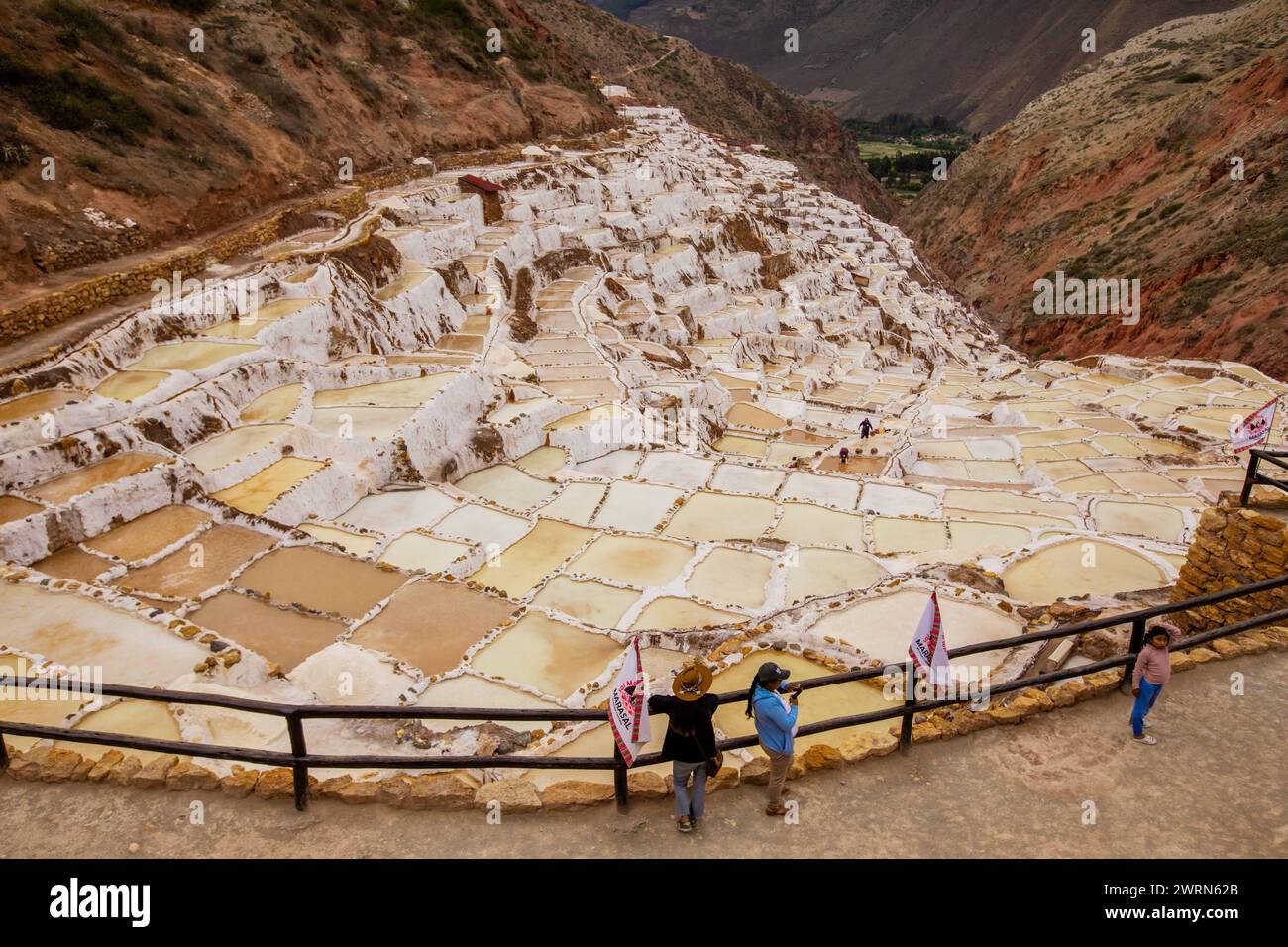 Maras Salt Mines Salineras de Maras, Peru, Südamerika Copyright: LauraxGrier 1218-1810 Stockfoto