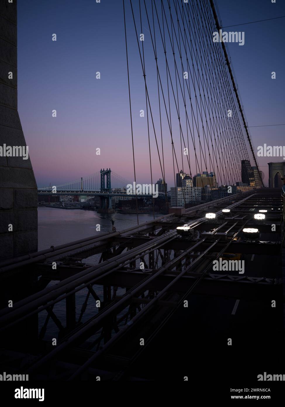 Blick auf die Manhattan Bridge von der Brooklyn Bridge Stockfoto