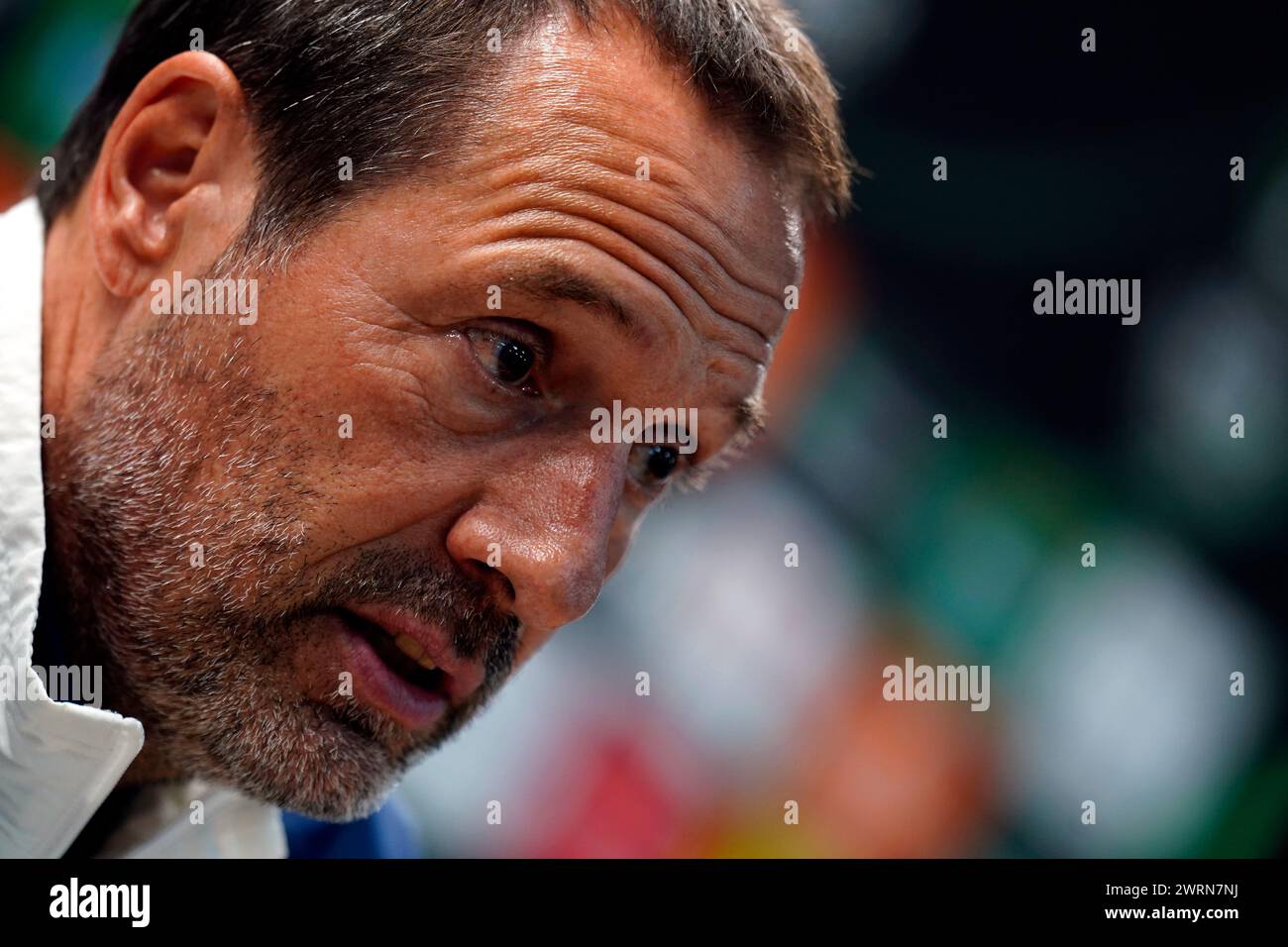 Ajax Manager John van 't Schip während einer Pressekonferenz im Villa Park, Birmingham. Bilddatum: Mittwoch, 13. März 2024. Stockfoto