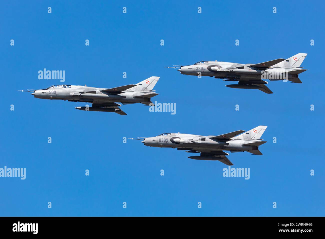 Radom, Polen - 26. August 2023: Polnische Luftwaffe Lockheed Sukhoi Su-22 Fitter Jagdflugzeug fliegen. Luftfahrt- und Militärflugzeuge. Stockfoto