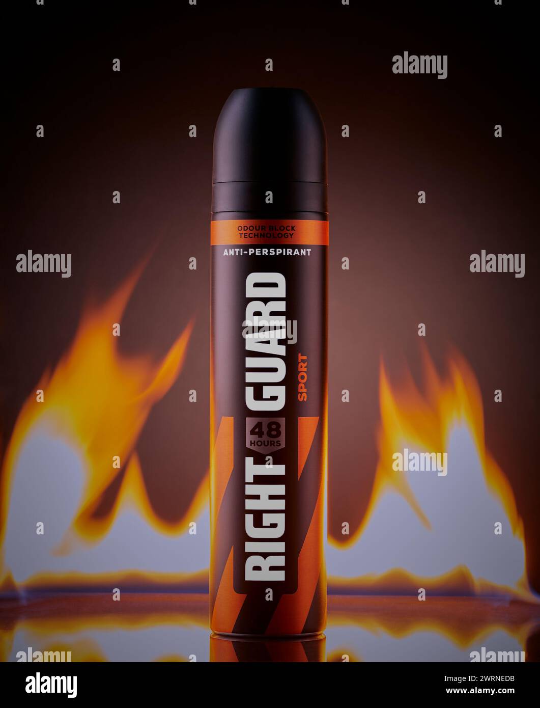 Mansfield, Nottingham, Vereinigtes Königreich, 13. März 2024: Studio-Produktabbildung von Right Guard Deodorant. Stockfoto