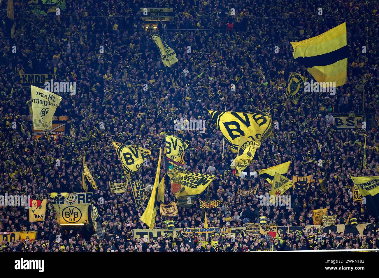 DORTMUND, 13.03.2024, SIGNAL IDUNA PARK, UEFA Champions League Saison 2023/24, Spiel zwischen Borussia Dortmund und PSV, gelbe Wand vor dem Spiel Borussia Dortmund - PSV Stockfoto