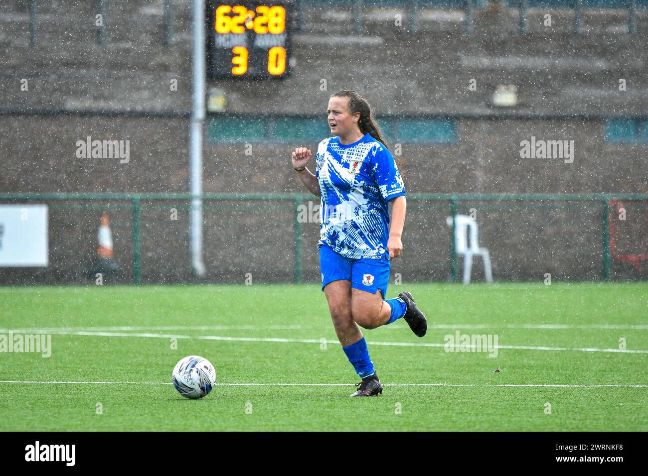 Ystrad Mynach, Wales. 3. Oktober 2021. Hollie Smith von Cardiff City Ladies in Aktion während des FA Women's National League Southern Premier Division Spiels zwischen Cardiff City Ladies und Hounslow Women im Centre of Sporting Excellence in Ystrad Mynach, Wales, Großbritannien am 3. Oktober 2021. Quelle: Duncan Thomas/Majestic Media. Stockfoto