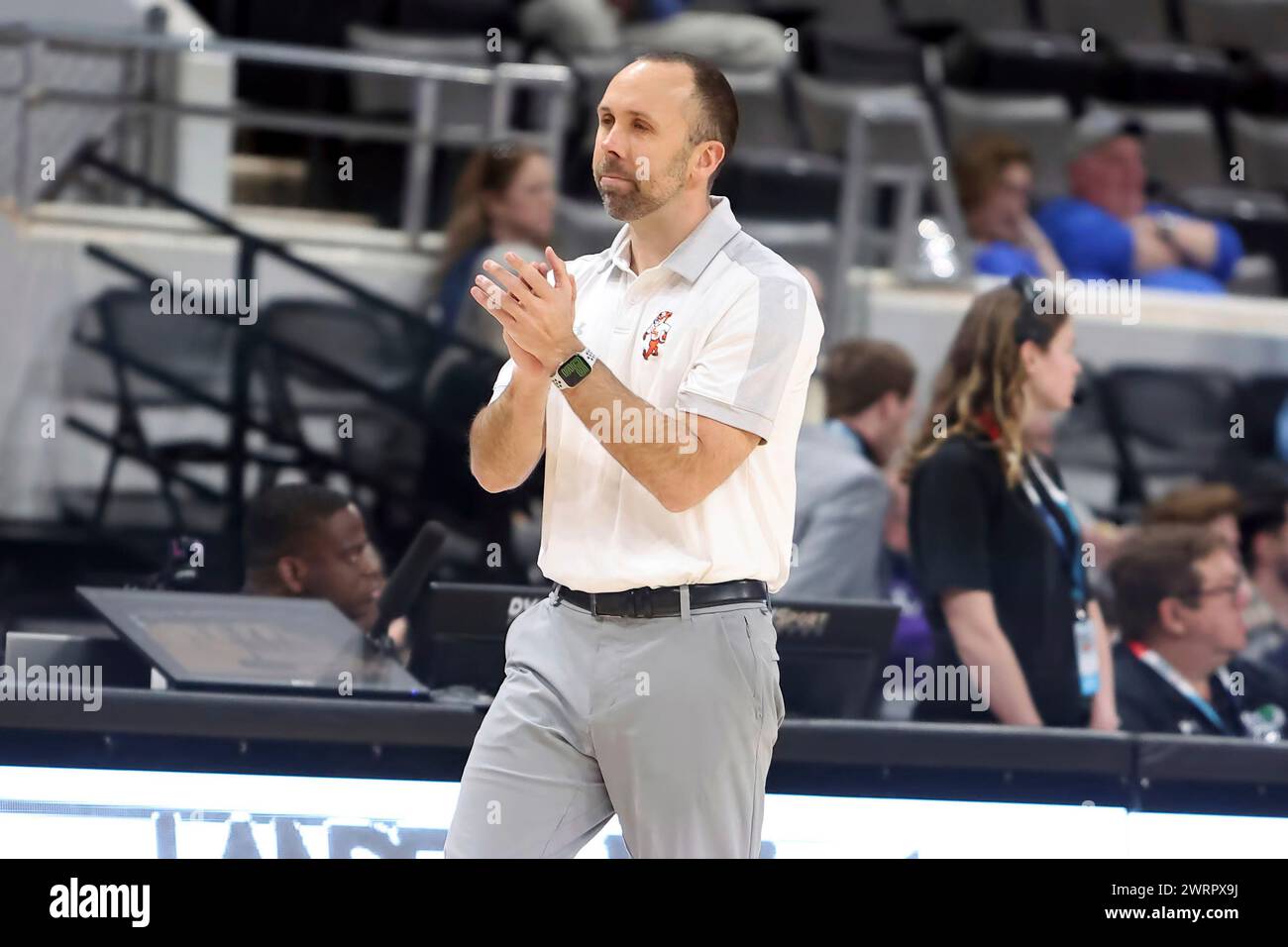 HUNTSVILLE, AL - MARCH 13: Sam Houston State Bearkats head coach Chris Mudge during the quarterfinal game of the 2024 Conference USA Men's Basketball Championship between the Sam Houston State Bearkats and the Florida International Panthers on March 13, 2024 at Propst Arena in Huntsville, Alabama. (Photo by Michael Wade/Icon Sportswire) (Icon Sportswire via AP Images) Stockfoto