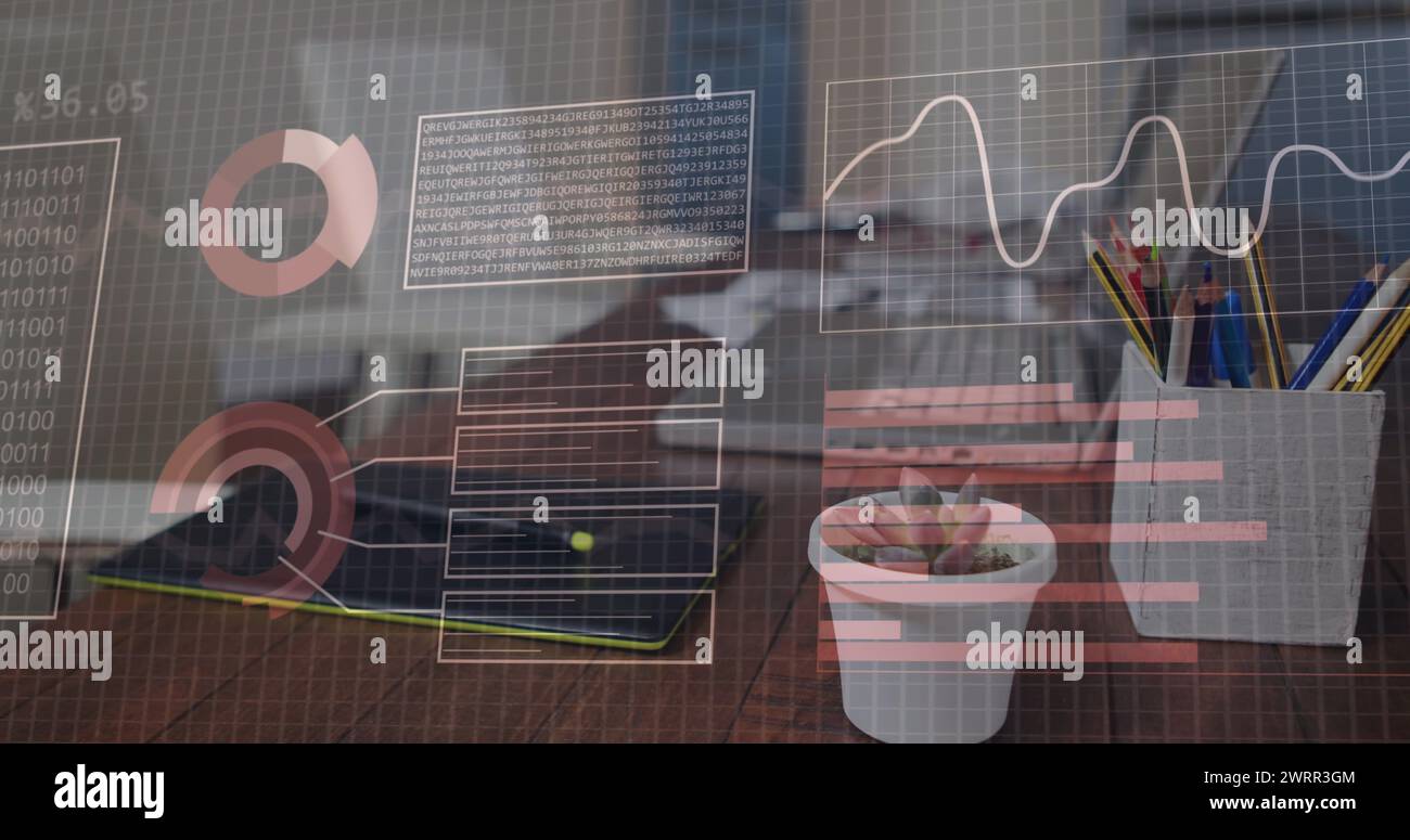 Bild der Verarbeitung von Finanzdaten über den Bürotisch mit elektronischen Geräten Stockfoto