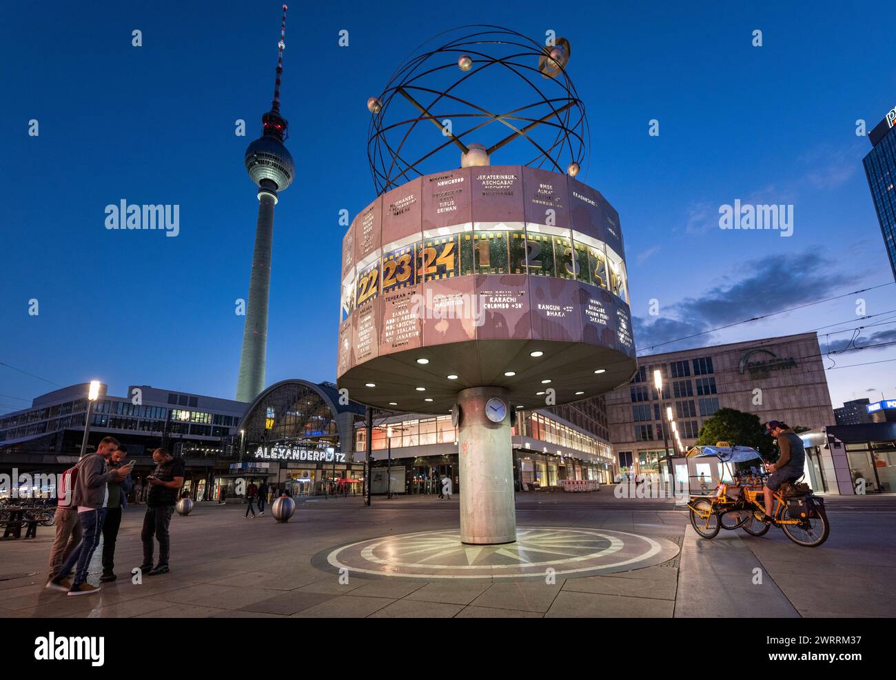 Urania, Weltzeituhr, Alexanderplatz, Ost-Berlin, Deutschland Stockfoto