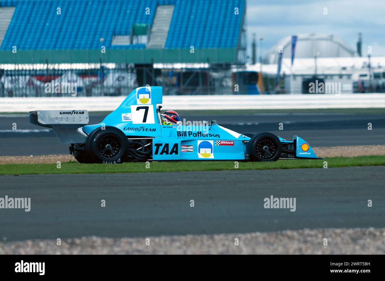 Niel Glover in His Blue, 1976, Chevron B37 während der Derek Bell Trophy für HSCC Formula Libre, beim Silverstone Festival 2023 Stockfoto