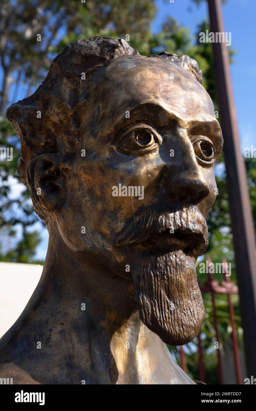 Portugal, Region Alentejo, Golega, Bronzestatue von Carlos Augusto de Mascarenhas Relvas de Campos vor dem Casa-Estúdio Carlos Relvas Stockfoto