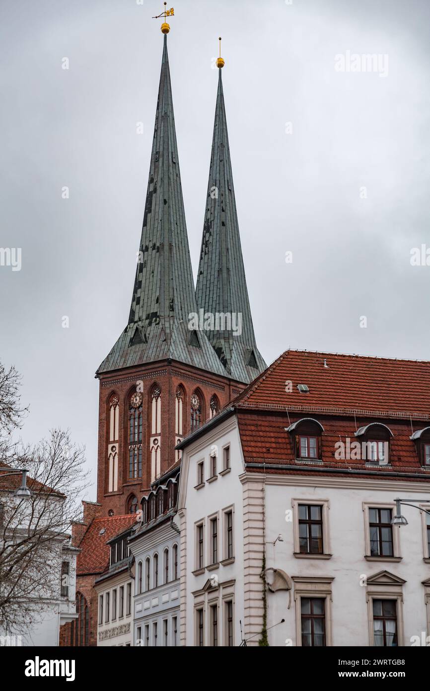 Die Nikolaikirche oder St. Die Nikolaikirche ist die älteste Kirche Berlins und befindet sich im östlichen Teil der Berliner Innenstadt, dem Stadtteil Mitte. Stockfoto