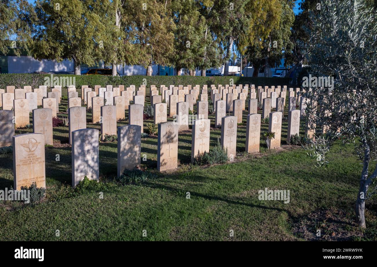 Gräber britischer Soldaten, die bei der Nordafrikanischen Kampagne im Februar 1943 getötet wurden, Enfidaville war Cemetery, Enfidha, Tunesien. Stockfoto