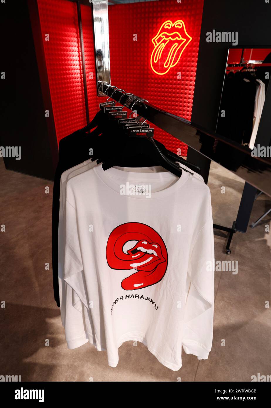 DIE ROLLING STONES OFFIZIELLE BEST.-NR. 9 BEKLEIDUNG IN TOKIO Stockfoto