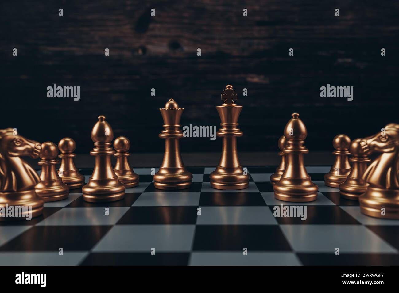 Schachstück im Schachbrettspiel für Ideen, Herausforderung, Führung, Strategie, Geschäft, Erfolg oder abstraktes Konzept. Stockfoto