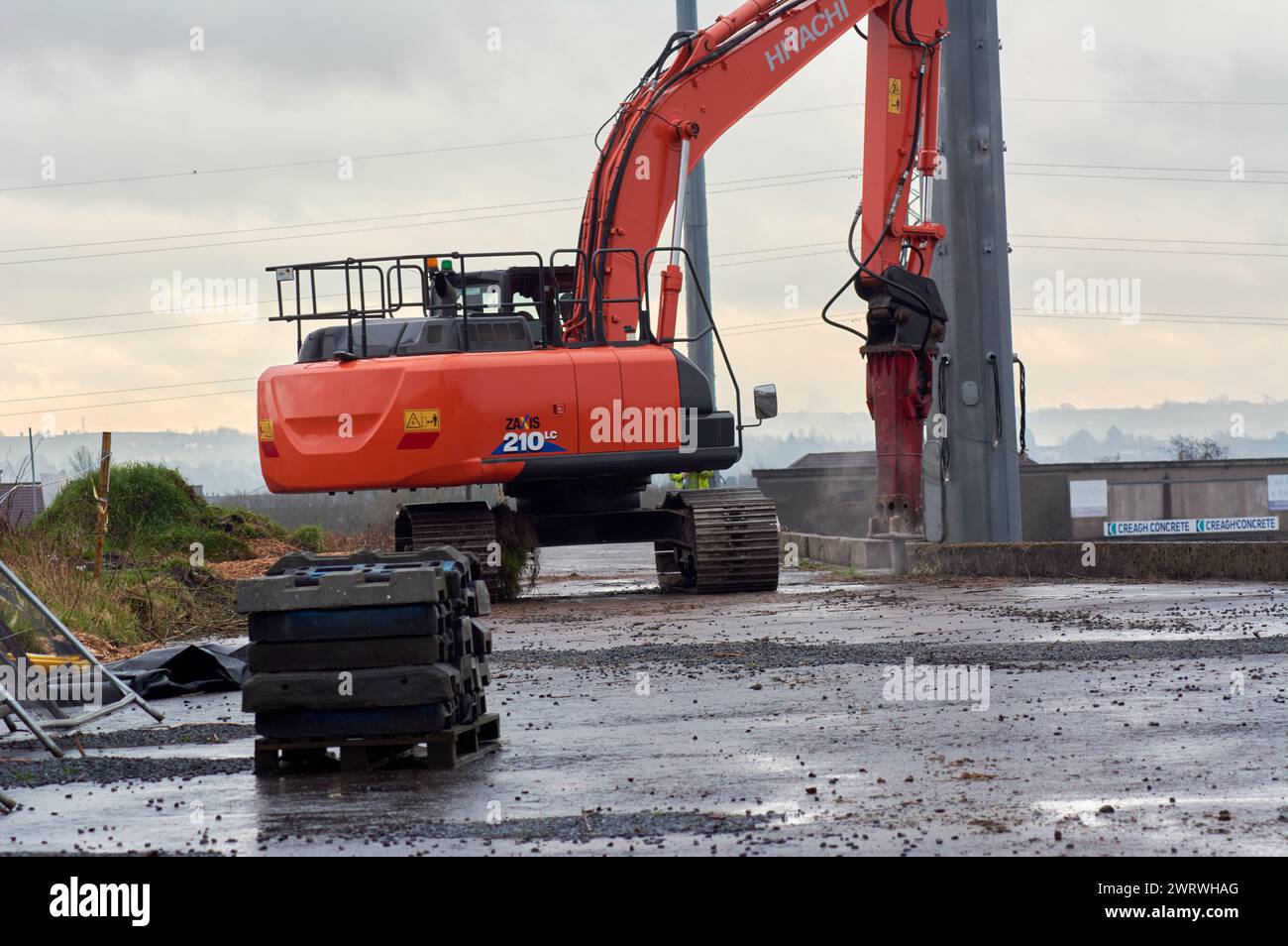 Belfast, Vereinigtes Königreich 14 03 2024 Bagger bei der Arbeit am Standort Casement Park. Belfast Northern Ireland Credit: HeadlineX/Alamy Live News Stockfoto