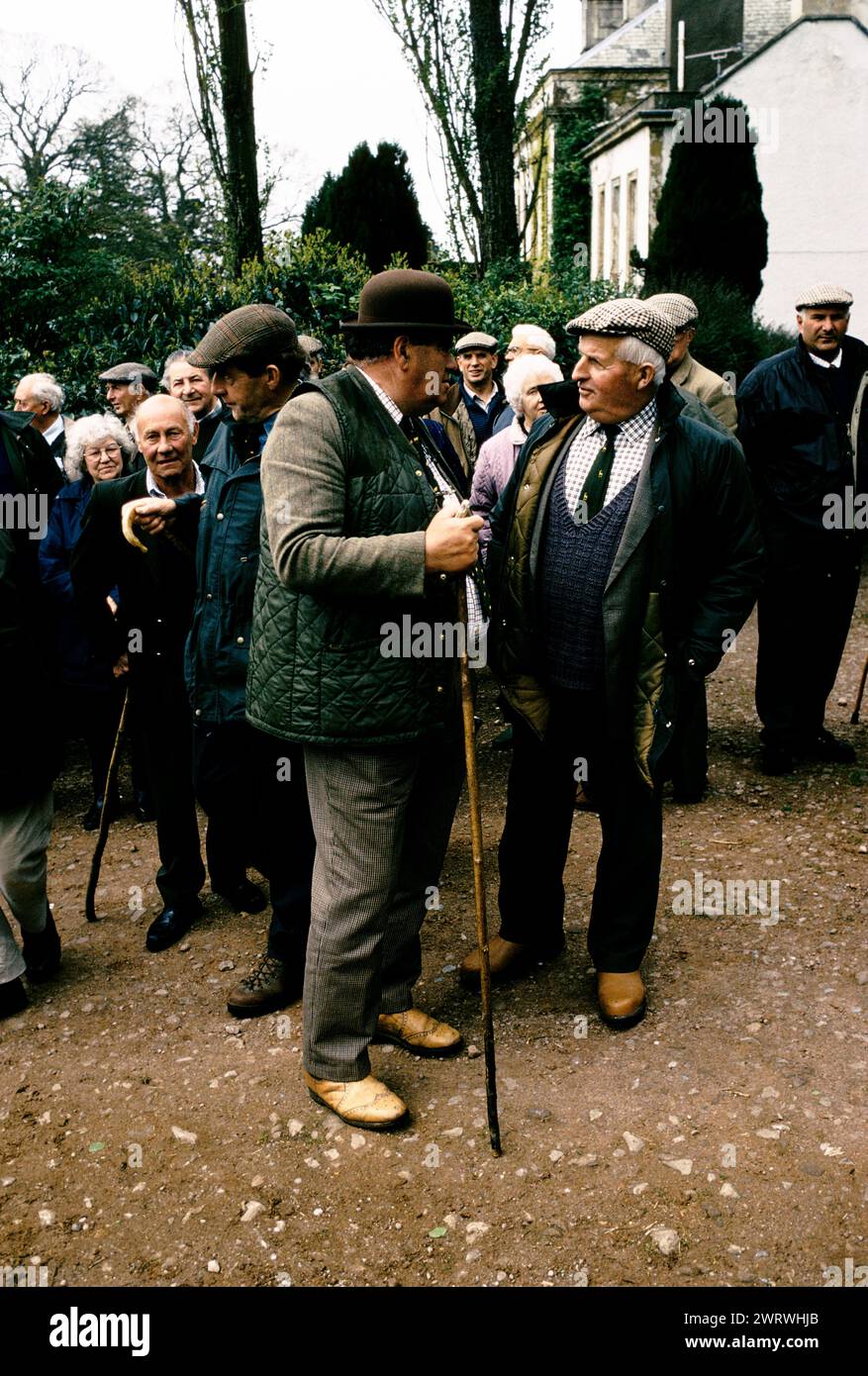 Hunt Foot Follower at Lawn trifft auf Bagborough House, das letzte Treffen der Jagdsaison Quantock Staghounds 1990s UK. Quantock Hills Somerset. 1997. England HOMER SYKES Stockfoto