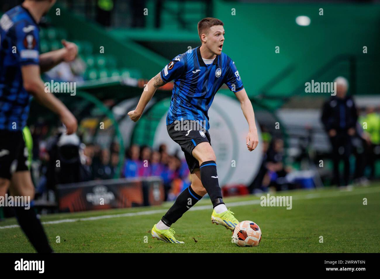 Emil Holm während des Spiels der UEFA Europa League zwischen Sporting CP e Atalanta BC im Estadio Jose Alvalade, Lissabon, Portugal. (Maciej Rogowski) Stockfoto