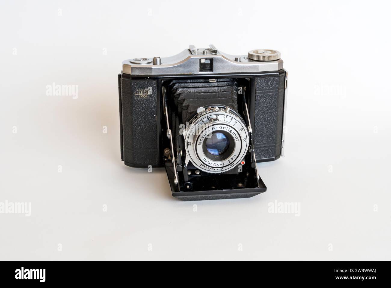 Zeiss Ikon Nettar 120 Rollkamera Stockfoto Zeiss Ikon Nettar 120 Rollkamera Stockfoto