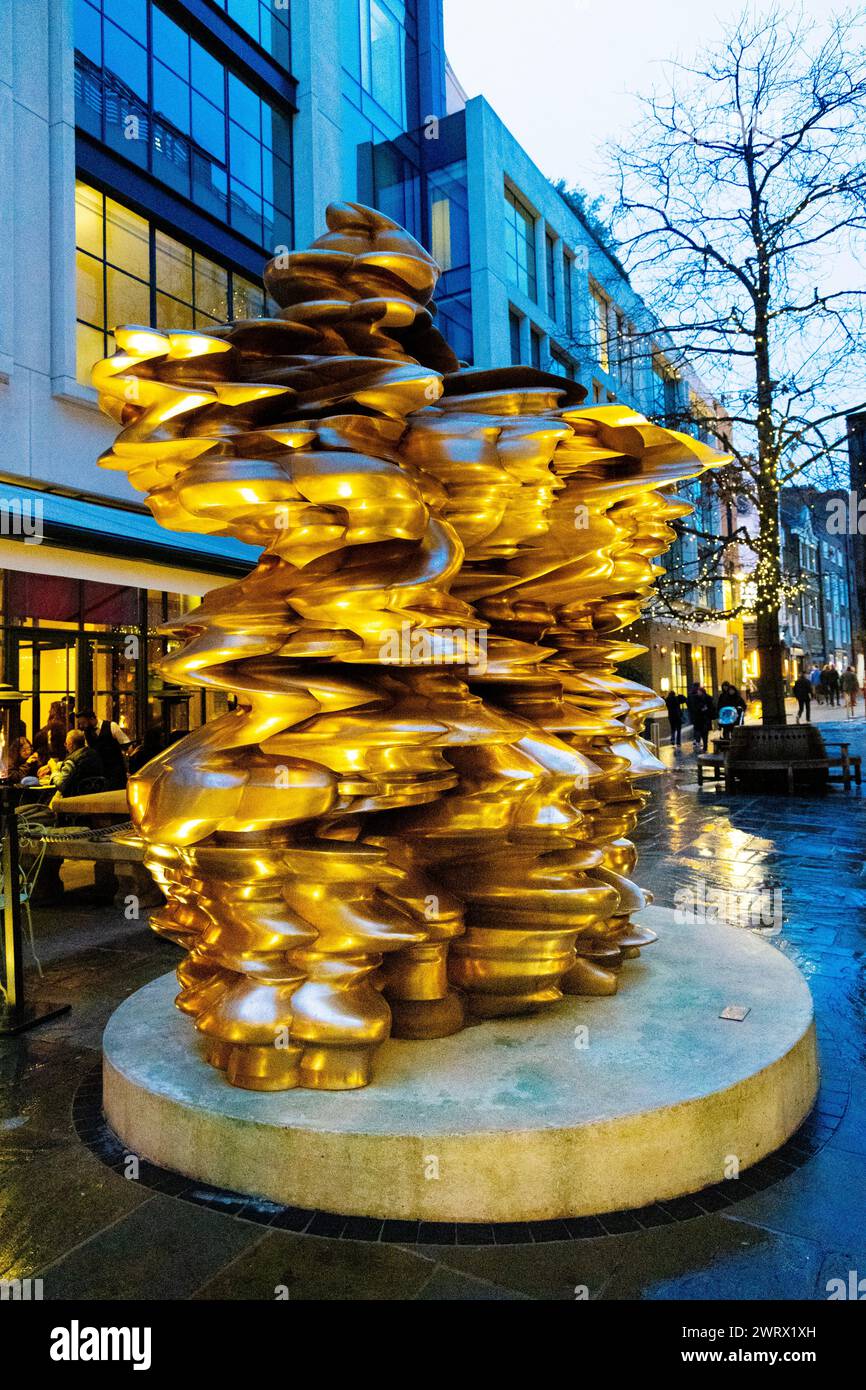 Tony Cragg Skulptur vor dem Ham Yard Hotel, London, England Stockfoto