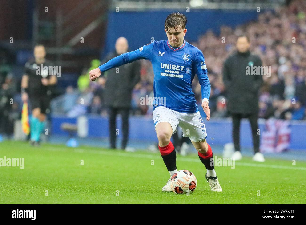 Glasgow, Großbritannien. März 2024. Die Rangers FC spielen beim zweiten Spiel gegen Benfica FC auf ihrem Heimstadion, dem Ibrox Stadium. Im vorherigen Spiel auf dem Heimspielplatz von Benfica in Lissabon, Portugal, war das Ergebnis 2:2. Der Gewinner dieses Spiels geht in die nächste Runde und die letzten 8 im Wettbewerb. Quelle: Findlay/Alamy Live News Stockfoto