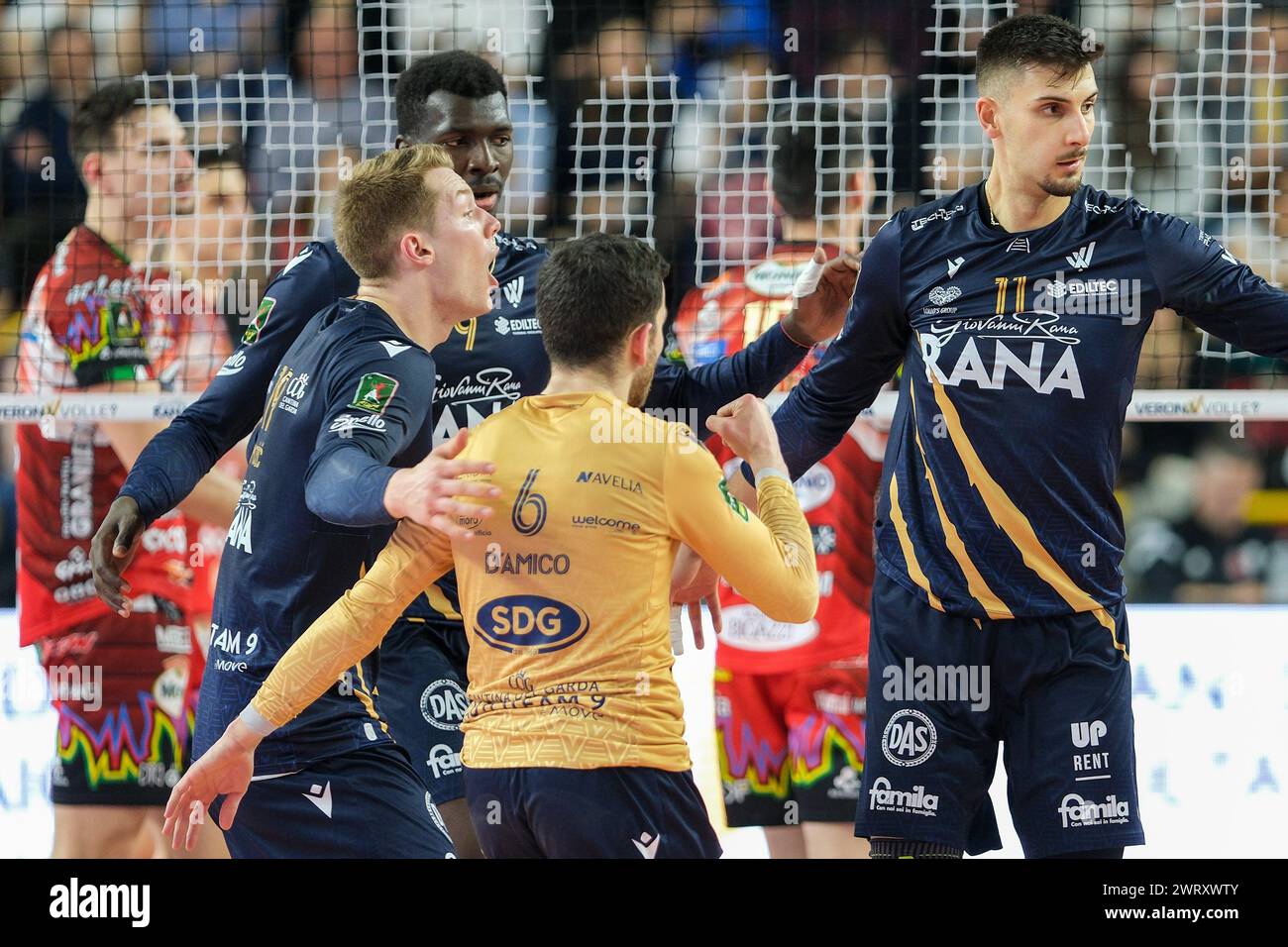 Rana Verona während des Spiels zwischen Rana Verona und SIR Susa VIM Perugia, dem zweiten Spiel der Viertelfinale Playoff-Serie der SuperLega Italian volle Stockfoto