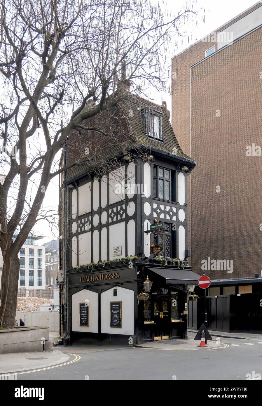 Coach and Horses Public House (Pub) stammt aus dem Jahr 1744 und ist der älteste Pub in Mayfair, London Stockfoto