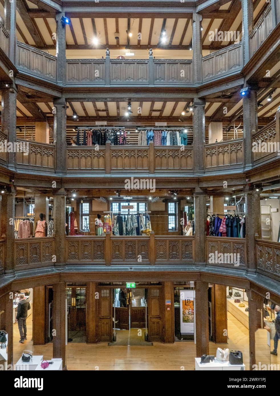 Interior Liberty Kaufhaus, London, England, Großbritannien Stockfoto