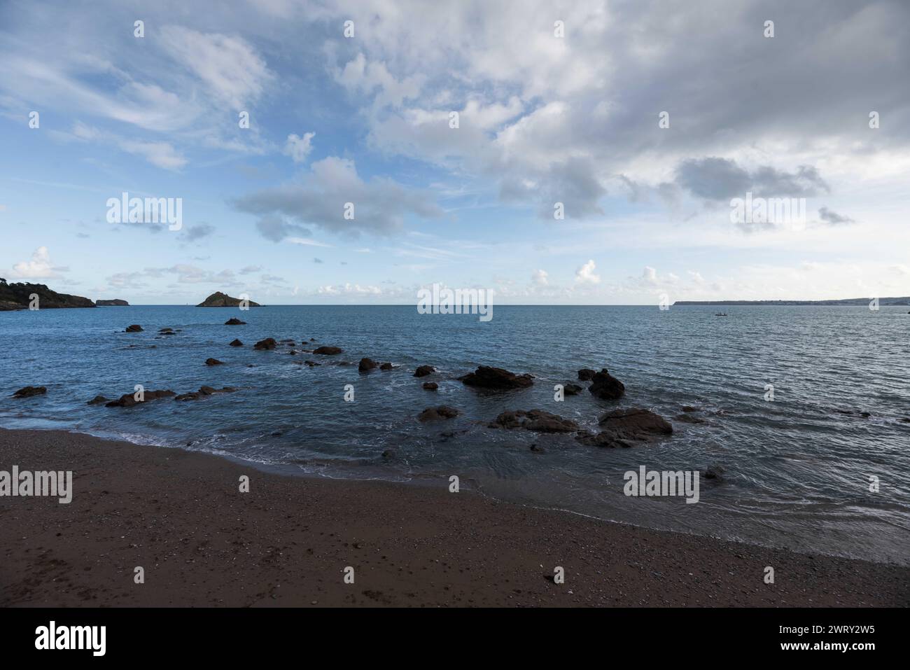 Wunderschöner Blick auf Meadfoot Beach, Torquay, Devon, Großbritannien Stockfoto