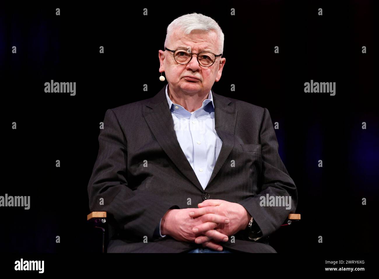 Politiker Joschka Fischer Grüne bei der Litcologne-Veranstaltung Joschka Fischer und Herfried Münkler über die Welt in Aufruhr und die Zukunft der geopolitischen Ordnung im WDR-Funkhaus. Köln, 14.03.2024 NRW Deutschland *** Politiker Joschka Fischer Greens bei der Litcologne Veranstaltung Joschka Fischer und Herfried Münkler über die Welt im Aufruhr und die Zukunft der geopolitischen Ordnung im WDR Funkhaus Köln, 14 03 2024 NRW Deutschland Copyright: XChristophxHardtx Stockfoto