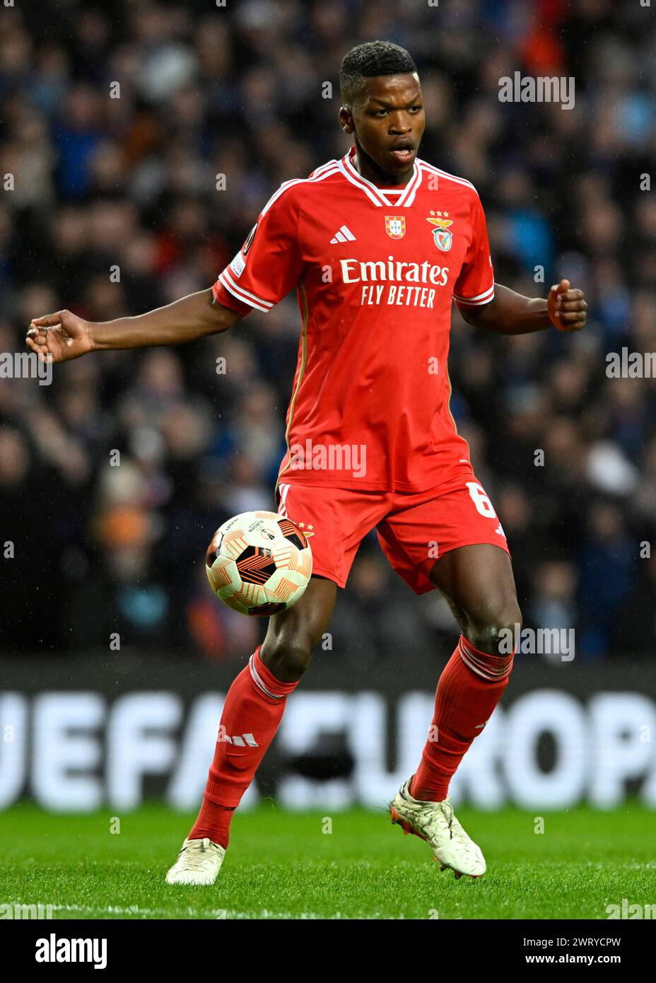 Glasgow, Großbritannien. März 2024. Florentino Luis aus Benfica während des Achtelfinale der UEFA Europa League im Ibrox Stadium, Glasgow. Der Bildnachweis sollte lauten: Neil Hanna/Sportimage Credit: Sportimage Ltd/Alamy Live News Stockfoto