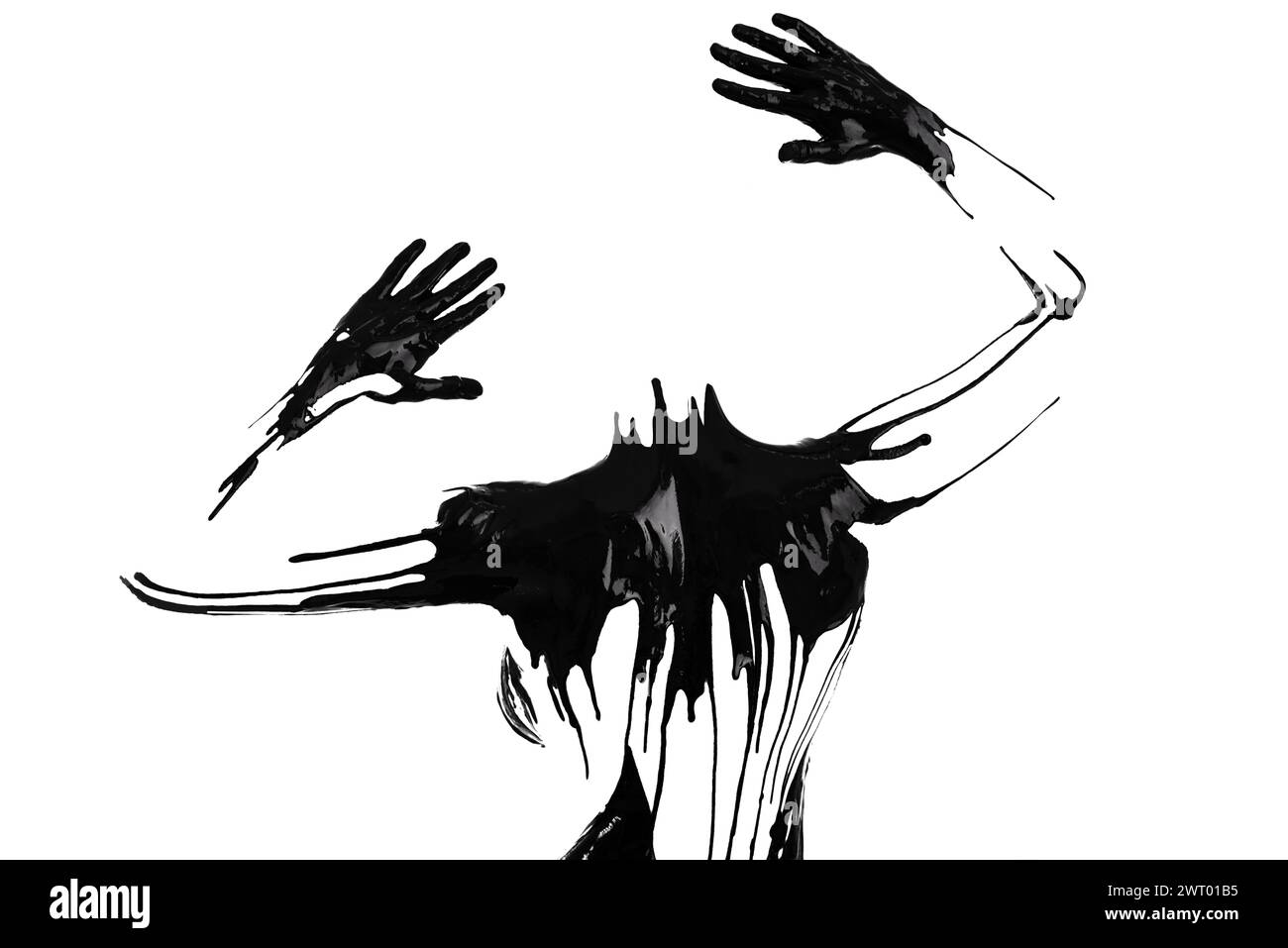 Studio, Figur und Farbe auf Körper einer Person mit Umriss der Hände und menschlicher Silhouette auf weißem Hintergrund. Kreative, malerische und texturierte schwarze Tinte Stockfoto