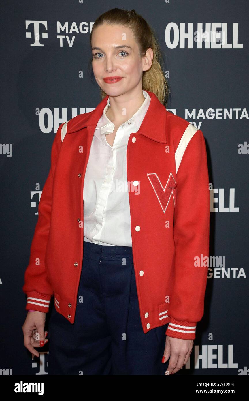 Sina Martens bei der Premiere der 2. Staffel der Magenta TV Original Serie Oh Hell im Kino Babylon. Berlin, 14.03.2024 *** Sina Martens bei der Premiere der 2. Staffel der Magenta TV Originalserie Oh Hell im Babylon Berlin Kino, 14 03 2024 Foto:XF.xKernx/xFuturexImagex Hell 4334 Stockfoto