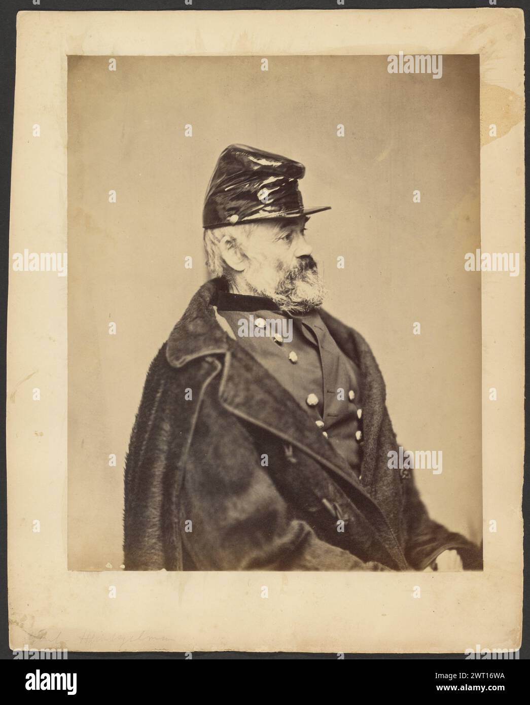 General Heintzelman. Alexander Gardner, Fotograf (Amerikaner, geb. Schottland, 1821–1882) um 1862 Inschrift: Recto Mount in Penicl 'Genl. - Heintzelman. Beschriftete Verso-Halterung mit blauem Bleistift „Heitzelman“. Beschriftete Verso-Halterung in Bleistift 'Ah. Gardner/CW - 97 2'. Stockfoto