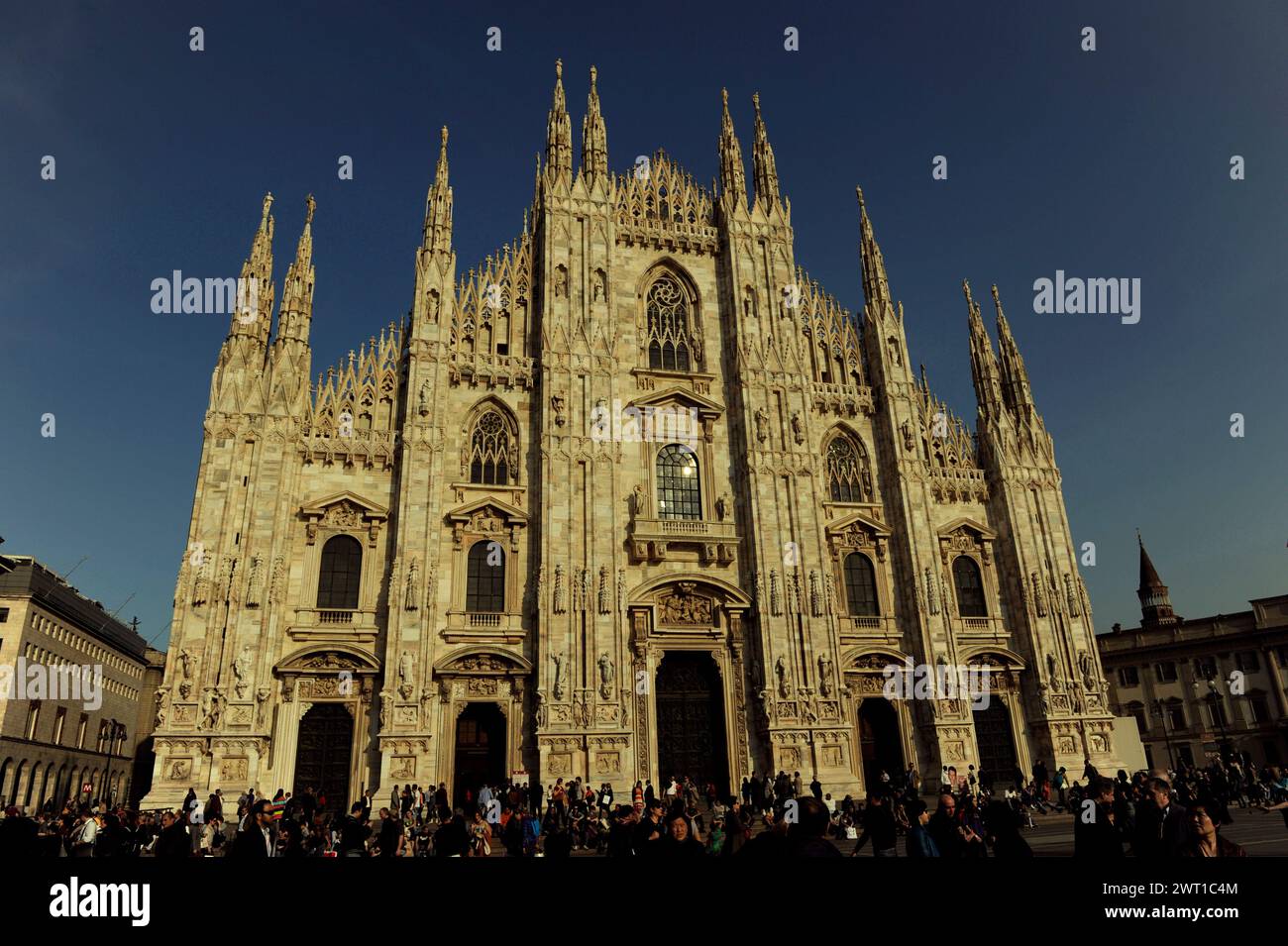 Hauptfassade Mailänder Kathedrale Basilika Krippe Kirche Santa Maria Duomo Mailänder Architektur Piazza Duomo Lombardei Lombardei Lombardei Stockfoto