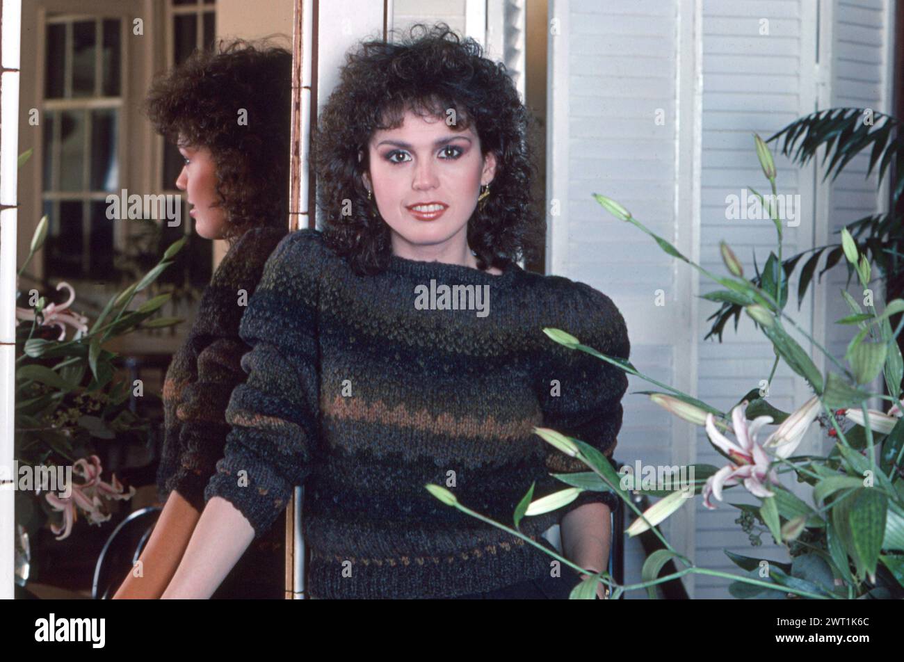 1982 posierte Marie Osmond, eine Schauspielerin, Sängerin, Fernsehstar und Mitglied der Familie Osmond. Im One Fifth Restaurant in Greenwich Village in Lower Manhattan. Stockfoto