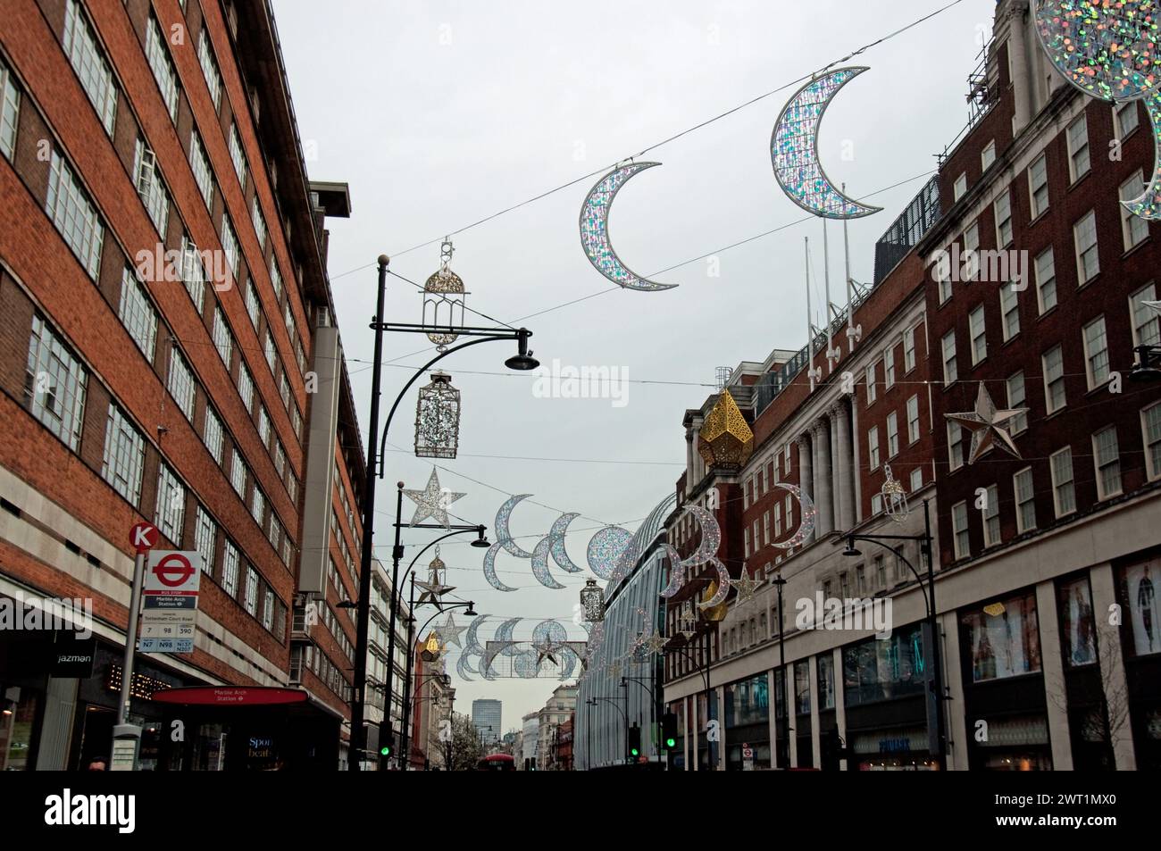 Oxford Street mit Ramadan-Dekoration, Oxford Street, West End, London, Großbritannien Stockfoto