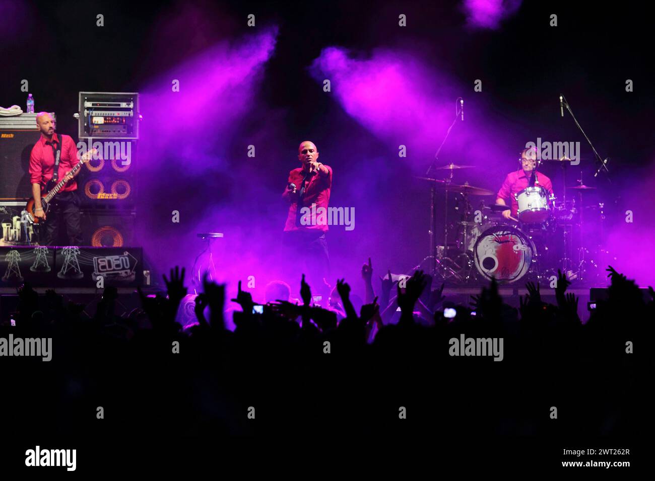 Subsonica Popgruppe Subsonica während eines Konzerts in Bagnoli Arenile Stockfoto
