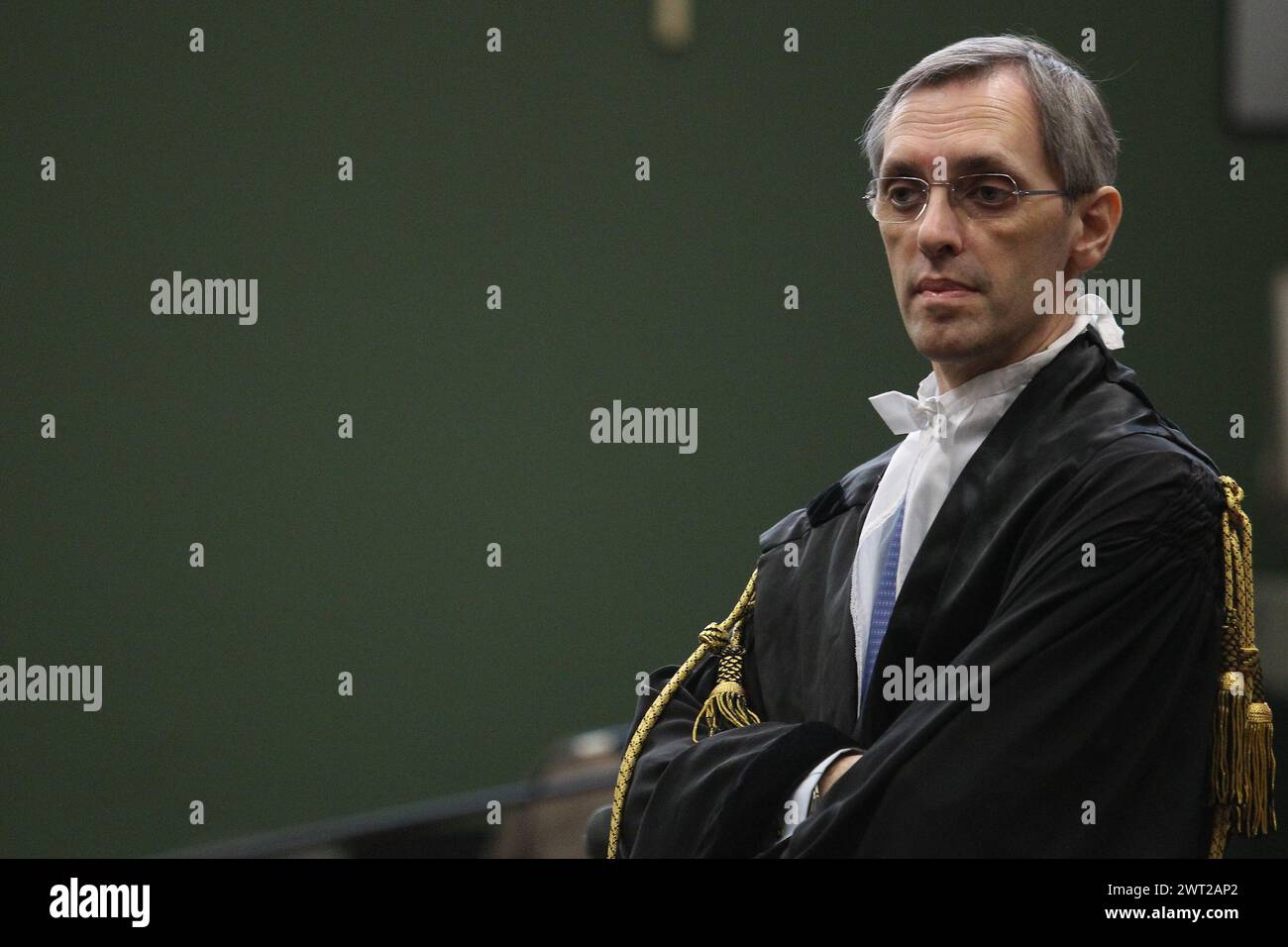 Der bekannte italienische Anwalt Niccolò Ghedini während eines Prozesses in Neapel. Stockfoto