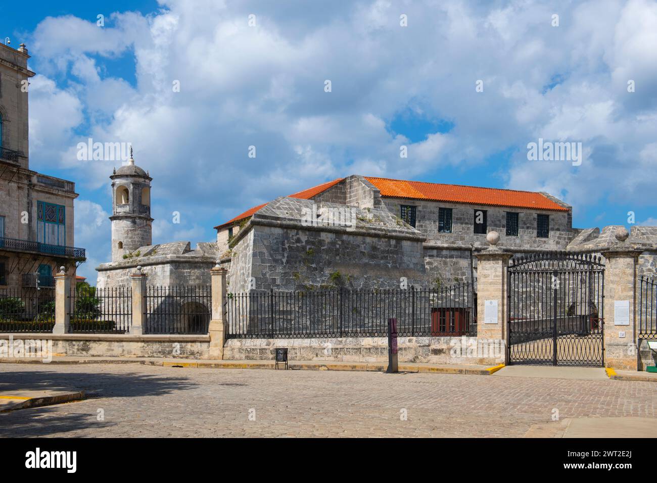 Das Castillo de la Real Fuerza wurde 1577 auf der Plaza de Armas in Old Havana (La Habana Vieja) in Kuba erbaut. Das alte Havanna gehört zum Weltkulturerbe. Stockfoto